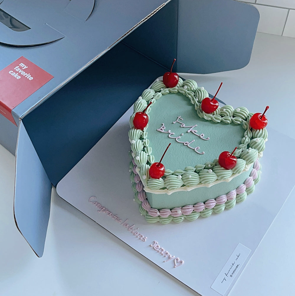 VINTAGE CHERRY CAKE