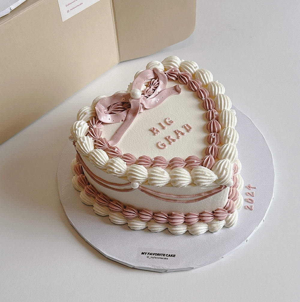 VINTAGE RIBBON CAKE