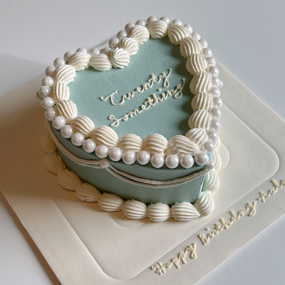 WHITE PEARL CAKE